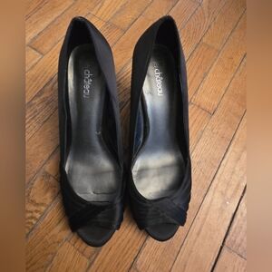 Le Chateau Ladies Black High Heeled Shoes Size 10M